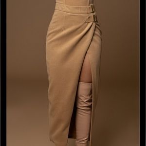 NEW JLUXLABEL Camel Gisele Slit Skirt; Size Small